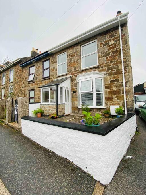 Beautiful 2 Bed End Terrace Victorian Town House Leilighet Redruth Eksteriør bilde